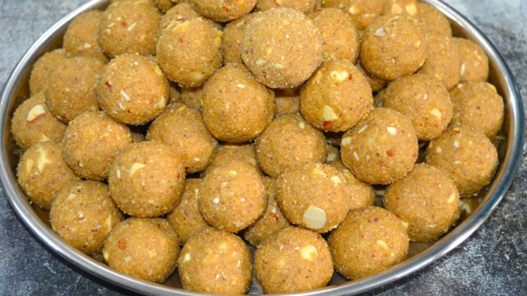 Postpartum laddu / Methi Gond Laddu
