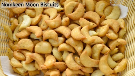 Namkeen Moon Biscuits