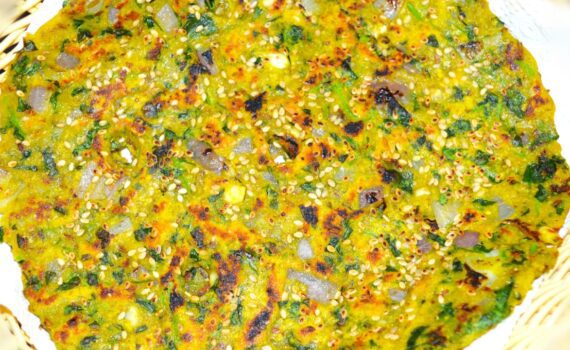 Jowar Methi Thalipeeth